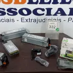 LOTE 332 - 01 GPS COM TV E 04 FONTES DELL PARA SERVIDORES. (NO ESTADO) ATENÇÃO! FAZER A VISITAÇÃO ANTES DE ARREMATAR, NÃO SABEMOS SE FUNCIONA. LEILÃO NÃO TEM GARANTIA E NEM DEVOLUÇÃO, SUJEITO A POSSÍVEIS AVARIAS VISÍVEIS/OCULTAS E/OU AUSÊNCIA DE COMPONENTES.