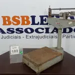 LOTE 189 - 01 BALANÇA MARCA FILIZOLA. (NO ESTADO) ATENÇÃO! FAZER A VISITAÇÃO ANTES DE ARREMATAR, NÃO SABEMOS SE FUNCIONA. LEILÃO NÃO TEM GARANTIA E NEM DEVOLUÇÃO, SUJEITO A POSSÍVEIS AVARIAS VISÍVEIS/OCULTAS E/OU AUSÊNCIA DE COMPONENTES.