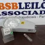 LOTE 159 - 01 LUMINÁRIA DE POSTE. (NO ESTADO) ATENÇÃO! FAZER A VISITAÇÃO ANTES DE ARREMATAR, NÃO SABEMOS SE FUNCIONA. LEILÃO NÃO TEM GARANTIA E NEM DEVOLUÇÃO, SUJEITO A POSSÍVEIS AVARIAS VISÍVEIS/OCULTAS E/OU AUSÊNCIA DE COMPONENTES.
