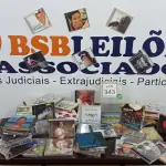 LOTE 343 - 01 LOTE COM GRANDE QUANTIDADE DE CD’S DE MÚSICA. (NO ESTADO) ATENÇÃO! FAZER A VISITAÇÃO ANTES DE ARREMATAR, NÃO SABEMOS SE FUNCIONA. LEILÃO NÃO TEM GARANTIA E NEM DEVOLUÇÃO, SUJEITO A POSSÍVEIS AVARIAS VISÍVEIS/OCULTAS E/OU AUSÊNCIA DE COMPONENTES.