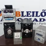 LOTE 426 - 04 APARELHOS DE SOM DE MARCAS E MODELOS DIVERSOS. (NO ESTADO) ATENÇÃO! FAZER A VISITAÇÃO ANTES DE ARREMATAR, NÃO SABEMOS SE FUNCIONA. LEILÃO NÃO TEM GARANTIA E NEM DEVOLUÇÃO, SUJEITO A POSSÍVEIS AVARIAS VISÍVEIS/OCULTAS E/OU AUSÊNCIA DE COMPONENTES.
