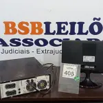 LOTE 405 - 01 NOBREAK E 01 MONITOR. (NO ESTADO) ATENÇÃO! FAZER A VISITAÇÃO ANTES DE ARREMATAR, NÃO SABEMOS SE FUNCIONA. LEILÃO NÃO TEM GARANTIA E NEM DEVOLUÇÃO, SUJEITO A POSSÍVEIS AVARIAS VISÍVEIS/OCULTAS E/OU AUSÊNCIA DE COMPONENTES.