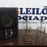 LOTE 328 - 01 SUBWOOFER PASSIVO E 02 CESTAS PARA FRITURAS. (NO ESTADO) ATENÇÃO! FAZER A VISITAÇÃO ANTES DE ARREMATAR, NÃO SABEMOS SE FUNCIONA. LEILÃO NÃO TEM GARANTIA E NEM DEVOLUÇÃO, SUJEITO A POSSÍVEIS AVARIAS VISÍVEIS/OCULTAS E/OU AUSÊNCIA DE COMPONENTES.