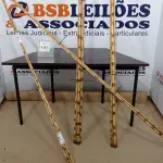 LOTE 186 - 20 VARAS DE BAMBU. (NO ESTADO) ATENÇÃO! FAZER A VISITAÇÃO ANTES DE ARREMATAR, NÃO SABEMOS SE FUNCIONA. LEILÃO NÃO TEM GARANTIA E NEM DEVOLUÇÃO, SUJEITO A POSSÍVEIS AVARIAS VISÍVEIS/OCULTAS E/OU AUSÊNCIA DE COMPONENTES.
