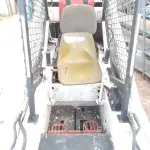 LOTE 526 - 01 BOBCAT M611 DIESEL COM PÁ BATERIA NOVA( NO ESTADO)