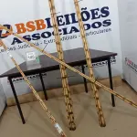 LOTE 186 - 20 VARAS DE BAMBU. (NO ESTADO) ATENÇÃO! FAZER A VISITAÇÃO ANTES DE ARREMATAR, NÃO SABEMOS SE FUNCIONA. LEILÃO NÃO TEM GARANTIA E NEM DEVOLUÇÃO, SUJEITO A POSSÍVEIS AVARIAS VISÍVEIS/OCULTAS E/OU AUSÊNCIA DE COMPONENTES.
