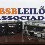 LOTE 198 - 01 MINISYSTEM COM 02 CAIXAS MARCA PHILCO, 01 BLU-RAY MARCA SAMSUNG, 01 APARELHO DE VÍDEO CASSETE E 01 APARELHO DVD. (NO ESTADO) ATENÇÃO! FAZER A VISITAÇÃO ANTES DE ARREMATAR, NÃO SABEMOS SE FUNCIONA. LEILÃO NÃO TEM GARANTIA E NEM DEVOLUÇÃO, SUJEITO A POSSÍVEIS AVARIAS VISÍVEIS/OCULTAS E/OU AUSÊNCIA DE COMPONENTES.