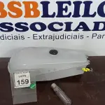 LOTE 159 - 01 LUMINÁRIA DE POSTE. (NO ESTADO) ATENÇÃO! FAZER A VISITAÇÃO ANTES DE ARREMATAR, NÃO SABEMOS SE FUNCIONA. LEILÃO NÃO TEM GARANTIA E NEM DEVOLUÇÃO, SUJEITO A POSSÍVEIS AVARIAS VISÍVEIS/OCULTAS E/OU AUSÊNCIA DE COMPONENTES.