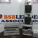 LOTE 190 - 05 APARELHOS DVD, 01 APARELHO DE SOM COM 02 CAIXAS. (NO ESTADO) ATENÇÃO! FAZER A VISITAÇÃO ANTES DE ARREMATAR, NÃO SABEMOS SE FUNCIONA. LEILÃO NÃO TEM GARANTIA E NEM DEVOLUÇÃO, SUJEITO A POSSÍVEIS AVARIAS VISÍVEIS/OCULTAS E/OU AUSÊNCIA DE COMPONENTES.