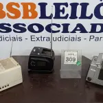 LOTE 309 - 03 MINIS TV PORTÁTIL DE MARCAS VARIADAS. (NO ESTADO) ATENÇÃO! FAZER A VISITAÇÃO ANTES DE ARREMATAR, NÃO SABEMOS SE FUNCIONA. LEILÃO NÃO TEM GARANTIA E NEM DEVOLUÇÃO, SUJEITO A POSSÍVEIS AVARIAS VISÍVEIS/OCULTAS E/OU AUSÊNCIA DE COMPONENTES.