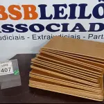 LOTE 407 - 20 PEÇAS DE MADEIRA. (NO ESTADO) ATENÇÃO! FAZER A VISITAÇÃO ANTES DE ARREMATAR, NÃO SABEMOS SE FUNCIONA. LEILÃO NÃO TEM GARANTIA E NEM DEVOLUÇÃO, SUJEITO A POSSÍVEIS AVARIAS VISÍVEIS/OCULTAS E/OU AUSÊNCIA DE COMPONENTES.