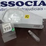 LOTE 159 - 01 LUMINÁRIA DE POSTE. (NO ESTADO) ATENÇÃO! FAZER A VISITAÇÃO ANTES DE ARREMATAR, NÃO SABEMOS SE FUNCIONA. LEILÃO NÃO TEM GARANTIA E NEM DEVOLUÇÃO, SUJEITO A POSSÍVEIS AVARIAS VISÍVEIS/OCULTAS E/OU AUSÊNCIA DE COMPONENTES.