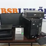 LOTE 230 - 04 MONITORES DE MARCAS E MODELOS DIVERSOS, 03 CPUS, 01 TECLADO E 01 MOUSE. (NO ESTADO) ATENÇÃO! FAZER A VISITAÇÃO ANTES DE ARREMATAR, NÃO SABEMOS SE FUNCIONA. LEILÃO NÃO TEM GARANTIA E NEM DEVOLUÇÃO, SUJEITO A POSSÍVEIS AVARIAS VISÍVEIS/OCULTAS E/OU AUSÊNCIA DE COMPONENTES.