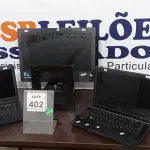LOTE 402 - 02 NOTEBOOKS MARCA POSITIVO E 01 MONITOR COM SUPORTE. (NO ESTADO) ATENÇÃO! FAZER A VISITAÇÃO ANTES DE ARREMATAR, NÃO SABEMOS SE FUNCIONA. LEILÃO NÃO TEM GARANTIA E NEM DEVOLUÇÃO, SUJEITO A POSSÍVEIS AVARIAS VISÍVEIS/OCULTAS E/OU AUSÊNCIA DE COMPONENTES.