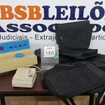 LOTE 150 - 01 ESPECTROFOTÔMETRO, 01 ESTABILIZADOR DE TENSÃO E 06 BOLSAS DE PROJETOR. (NO ESTADO) ATENÇÃO! FAZER A VISITAÇÃO ANTES DE ARREMATAR, NÃO SABEMOS SE FUNCIONA. LEILÃO NÃO TEM GARANTIA E NEM DEVOLUÇÃO, SUJEITO A POSSÍVEIS AVARIAS VISÍVEIS/OCULTAS E/OU AUSÊNCIA DE COMPONENTES.