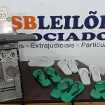 LOTE 423 - 06 PARES DE SANDÁLIAS HAVAIANAS. (NO ESTADO) ATENÇÃO! FAZER A VISITAÇÃO ANTES DE ARREMATAR, NÃO SABEMOS SE FUNCIONA. LEILÃO NÃO TEM GARANTIA E NEM DEVOLUÇÃO, SUJEITO A POSSÍVEIS AVARIAS VISÍVEIS/OCULTAS E/OU AUSÊNCIA DE COMPONENTES.