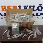 LOTE 163 - 01 LOTE COM GRANDE QUANTIDADE DE ACESSÓRIOS DIVERSOS PARA MÓVEIS. (NO ESTADO) ATENÇÃO! FAZER A VISITAÇÃO ANTES DE ARREMATAR, NÃO SABEMOS SE FUNCIONA, LEILÃO NÃO TEM GARANTIA E NEM DEVOLUÇÃO, SUJEITO A POSSÍVEIS AVARIAS VISÍVEIS/OCULTAS E/OU AUSÊNCIA DE COMPONENTES.