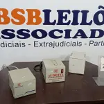LOTE 233 - 03 TRANSFORMADORES. (NO ESTADO) ATENÇÃO! FAZER A VISITAÇÃO ANTES DE ARREMATAR, NÃO SABEMOS SE FUNCIONA. LEILÃO NÃO TEM GARANTIA E NEM DEVOLUÇÃO, SUJEITO A POSSÍVEIS AVARIAS VISÍVEIS/OCULTAS E/OU AUSÊNCIA DE COMPONENTES.