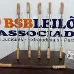 LOTE 306 - 01 LOTE COM VÁRIOS ESPETOS DE AÇO SIMPLES 75CM. (NO ESTADO) ATENÇÃO! FAZER A VISITAÇÃO ANTES DE ARREMATAR, NÃO SABEMOS SE FUNCIONA. LEILÃO NÃO TEM GARANTIA E NEM DEVOLUÇÃO, SUJEITO A POSSÍVEIS AVARIAS VISÍVEIS/OCULTAS E/OU AUSÊNCIA DE COMPONENTES.