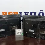 LOTE 398 - 02 TV’S LCD DE 26’’ MARCA LG PARA RETIRADA DE PEÇAS. (NO ESTADO) ATENÇÃO! FAZER A VISITAÇÃO ANTES DE ARREMATAR, NÃO SABEMOS SE FUNCIONA. LEILÃO NÃO TEM GARANTIA E NEM DEVOLUÇÃO, SUJEITO A POSSÍVEIS AVARIAS VISÍVEIS/OCULTAS E/OU AUSÊNCIA DE COMPONENTES.