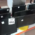 LOTE 444 - 09 MONITORES LCD DE MARCAS E MODELOS DIVERSOS. (NO ESTADO) ATENÇÃO! FAZER A VISITAÇÃO ANTES DE ARREMATAR, NÃO SABEMOS SE FUNCIONA. LEILÃO NÃO TEM GARANTIA E NEM DEVOLUÇÃO, SUJEITO A POSSÍVEIS AVARIAS VISÍVEIS/OCULTAS E/OU AUSÊNCIA DE COMPONENTES.