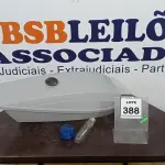 LOTE 388 - 01 LUMINÁRIA DE POSTE. (NO ESTADO) ATENÇÃO! FAZER A VISITAÇÃO ANTES DE ARREMATAR, NÃO SABEMOS SE FUNCIONA. LEILÃO NÃO TEM GARANTIA E NEM DEVOLUÇÃO, SUJEITO A POSSÍVEIS AVARIAS VISÍVEIS/OCULTAS E/OU AUSÊNCIA DE COMPONENTES.