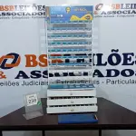LOTE 238 - 01 EXPOSITOR COM CONEXÕES DE METAL E 01 GABARITO DE ROSCA. (NO ESTADO) ATENÇÃO! FAZER A VISITAÇÃO ANTES DE ARREMATAR, NÃO SABEMOS SE FUNCIONA. LEILÃO NÃO TEM GARANTIA E NEM DEVOLUÇÃO, SUJEITO A POSSÍVEIS AVARIAS VISÍVEIS/OCULTAS E/OU AUSÊNCIA DE COMPONENTES.