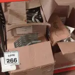 LOTE 266 - 01 LOTE COM GRANDE QUANTIDADE DE ELETRODUTO E ELETROCALHA E RALOS PAR BANHEIRO. (NO ESTADO) ATENÇÃO! FAZER A VISITAÇÃO ANTES DE ARREMATAR, NÃO SABEMOS SE FUNCIONA. LEILÃO NÃO TEM GARANTIA E NEM DEVOLUÇÃO, SUJEITO A POSSÍVEIS AVARIAS VISÍVEIS/OCULTAS E/OU AUSÊNCIA DE COMPONENTES.