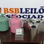 LOTE 131 - 02 BOTIJÕES DE AR VAZIOS E 03 SECADORES DE MÃO. (NO ESTADO) ATENÇÃO! FAZER A VISITAÇÃO ANTES DE ARREMATAR, NÃO SABEMOS SE FUNCIONA. LEILÃO NÃO TEM GARANTIA E NEM DEVOLUÇÃO, SUJEITO A POSSÍVEIS AVARIAS VISÍVEIS/OCULTAS E/OU AUSÊNCIA DE COMPONENTES.
