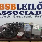 LOTE 395 - 01 INVERSOR DE FREQUÊNCIA, 01 FONTE COLMEIA, 01 MICROFONE PARA SEMINÁRIO, SENSORES DE PORTÃO, VÁRIOS CONTROLES DE PORTÃO E MATÉRIAIS DE ACADEMIA. (NO ESTADO) ATENÇÃO! FAZER A VISITAÇÃO ANTES DE ARREMATAR, NÃO SABEMOS SE FUNCIONA. LEILÃO NÃO TEM GARANTIA E NEM DEVOLUÇÃO, SUJEITO A POSSÍVEIS AVARIAS VISÍVEIS/OCULTAS E/OU AUSÊNCIA DE COMPONENTES.