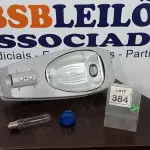 LOTE 384 - 01 LUMINÁRIA DE POSTE. (NO ESTADO) ATENÇÃO! FAZER A VISITAÇÃO ANTES DE ARREMATAR, NÃO SABEMOS SE FUNCIONA. LEILÃO NÃO TEM GARANTIA E NEM DEVOLUÇÃO, SUJEITO A POSSÍVEIS AVARIAS VISÍVEIS/OCULTAS E/OU AUSÊNCIA DE COMPONENTES.