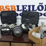 LOTE 239 - 01 LOTE COM GRANDE QUANTIDADE DE CÂMERAS DE MONITORAMENTO DE MARCAS E MODELOS DIVERSOS. (NO ESTADO) ATENÇÃO! FAZER A VISITAÇÃO ANTES DE ARREMATAR, NÃO SABEMOS SE FUNCIONA. LEILÃO NÃO TEM GARANTIA E NEM DEVOLUÇÃO, SUJEITO A POSSÍVEIS AVARIAS VISÍVEIS/OCULTAS E/OU AUSÊNCIA DE COMPONENTES.