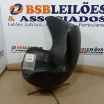 LOTE 348 - 01 POLTRONA EGG PRETA. (NO ESTADO) ATENÇÃO! FAZER A VISITAÇÃO ANTES DE ARREMATAR, NÃO SABEMOS SE FUNCIONA. LEILÃO NÃO TEM GARANTIA E NEM DEVOLUÇÃO, SUJEITO A POSSÍVEIS AVARIAS VISÍVEIS/OCULTAS E/OU AUSÊNCIA DE COMPONENTES.