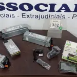 LOTE 332 - 01 GPS COM TV E 04 FONTES DELL PARA SERVIDORES. (NO ESTADO) ATENÇÃO! FAZER A VISITAÇÃO ANTES DE ARREMATAR, NÃO SABEMOS SE FUNCIONA. LEILÃO NÃO TEM GARANTIA E NEM DEVOLUÇÃO, SUJEITO A POSSÍVEIS AVARIAS VISÍVEIS/OCULTAS E/OU AUSÊNCIA DE COMPONENTES.