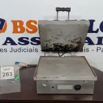 LOTE 283 - 01 CHAPA ELÉTRICA EM INOX. (NO ESTADO) ATENÇÃO! FAZER A VISITAÇÃO ANTES DE ARREMATAR, NÃO SABEMOS SE FUNCIONA. LEILÃO NÃO TEM GARANTIA E NEM DEVOLUÇÃO, SUJEITO A POSSÍVEIS AVARIAS VISÍVEIS/OCULTAS E/OU AUSÊNCIA DE COMPONENTES.