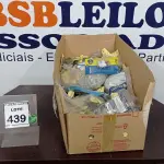 LOTE 439 - 01 LOTE COM GRANDE QUANTIDADE DE RESISTÊNCIAS E MATÉRIAS PARA ELÉTRICA DIVERSOS. (NO ESTADO) ATENÇÃO! FAZER A VISITAÇÃO ANTES DE ARREMATAR, NÃO SABEMOS SE FUNCIONA, LEILÃO NÃO TEM GARANTIA E NEM DEVOLUÇÃO, SUJEITO A POSSÍVEIS AVARIAS VISÍVEIS/OCULTAS E/OU AUSÊNCIA DE COMPONENTES.