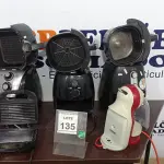 LOTE 135 - 03 FRITADEIRAS A AR, 01 CAFETEIRA E 01 SANDUICHEIRA. (NO ESTADO) ATENÇÃO! FAZER A VISITAÇÃO ANTES DE ARREMATAR, NÃO SABEMOS SE FUNCIONA. LEILÃO NÃO TEM GARANTIA E NEM DEVOLUÇÃO, SUJEITO A POSSÍVEIS AVARIAS VISÍVEIS/OCULTAS E/OU AUSÊNCIA DE COMPONENTES.