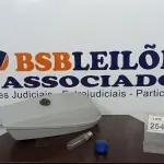 LOTE 254 - 01 LUMINÁRIA DE POSTE. (NO ESTADO) ATENÇÃO! FAZER A VISITAÇÃO ANTES DE ARREMATAR, NÃO SABEMOS SE FUNCIONA. LEILÃO NÃO TEM GARANTIA E NEM DEVOLUÇÃO, SUJEITO A POSSÍVEIS AVARIAS VISÍVEIS/OCULTAS E/OU AUSÊNCIA DE COMPONENTES.