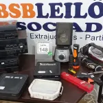 LOTE 148 - 01 TOCA DISCOS, 01 RECEIVER YAMAHA, 01 DISC CHANGER, 01 FERRO DE PASSAR, 01 PISTOLA DE COLA QUNT E ELETRÔNICOS DIVERSOS. (NO ESTADO) ATENÇÃO! FAZER A VISITAÇÃO ANTES DE ARREMATAR, NÃO SABEMOS SE FUNCIONA. LEILÃO NÃO TEM GARANTIA E NEM DEVOLUÇÃO, SUJEITO A POSSÍVEIS AVARIAS VISÍVEIS/OCULTAS E/OU AUSÊNCIA DE COMPONENTES.