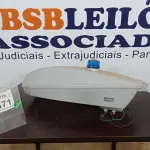 LOTE 371 - 01 LUMINÁRIA DE POSTE. (NO ESTADO) ATENÇÃO! FAZER A VISITAÇÃO ANTES DE ARREMATAR, NÃO SABEMOS SE FUNCIONA. LEILÃO NÃO TEM GARANTIA E NEM DEVOLUÇÃO, SUJEITO A POSSÍVEIS AVARIAS VISÍVEIS/OCULTAS E/OU AUSÊNCIA DE COMPONENTES.