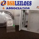 LOTE 137 - 01 CAIXA PLÁSTICA PARA UNIDADE DE MEDIÇÃO DE ÁGUA. (NO ESTADO) ATENÇÃO! FAZER A VISITAÇÃO ANTES DE ARREMATAR, NÃO SABEMOS SE FUNCIONA, LEILÃO NÃO TEM GARANTIA E NEM DEVOLUÇÃO, SUJEITO A POSSÍVEIS AVARIAS VISÍVEIS/OCULTAS E/OU AUSÊNCIA DE COMPONENTES.