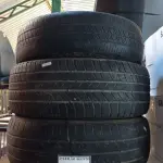 LOTE 149 - 03 PNEUS USADOS DE NUMERAÇÕES VARIADAS. (NO ESTADO) ATENÇÃO! FAZER A VISITAÇÃO ANTES DE ARREMATAR, NÃO SABEMOS SE FUNCIONA. LEILÃO NÃO TEM GARANTIA E NEM DEVOLUÇÃO, SUJEITO A POSSÍVEIS AVARIAS VISÍVEIS/OCULTAS E/OU AUSÊNCIA DE COMPONENTES.