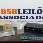 LOTE 321 - 01 EQUALIZADOR GRÁFICO ONEAL, OSCILOSCÓPIO ANALÓGICO, 01 MIXER STREO NASHVILLE E 01 HARMAN KARDON HK990. (NO ESTADO) ATENÇÃO! FAZER A VISITAÇÃO ANTES DE ARREMATAR, NÃO SABEMOS SE FUNCIONA. LEILÃO NÃO TEM GARANTIA E NEM DEVOLUÇÃO, SUJEITO A POSSÍVEIS AVARIAS VISÍVEIS/OCULTAS E/OU AUSÊNCIA DE COMPONENTES.