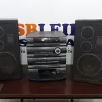 LOTE 196 - 01 APARELHO DE SOM COM 02 CAIXAS MARCA SONY. (NO ESTADO) ATENÇÃO! FAZER A VISITAÇÃO ANTES DE ARREMATAR, NÃO SABEMOS SE FUNCIONA. LEILÃO NÃO TEM GARANTIA E NEM DEVOLUÇÃO, SUJEITO A POSSÍVEIS AVARIAS VISÍVEIS/OCULTAS E/OU AUSÊNCIA DE COMPONENTES.