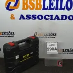 LOTE 290 - 01 PARAFUSADEIRA A BATERIA 12V 2BITS E CARREGADOR. (NO ESTADO) ATENÇÃO! FAZER A VISITAÇÃO ANTES DE ARREMATAR, NÃO SABEMOS SE FUNCIONA. LEILÃO NÃO TEM GARANTIA E NEM DEVOLUÇÃO, SUJEITO A POSSÍVEIS AVARIAS VISÍVEIS/OCULTAS E/OU AUSÊNCIA DE COMPONENTES.
