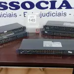 LOTE 145 - 05 SWITCH’S 24 PORTAS MARCA HP. (NO ESTADO) ATENÇÃO! FAZER A VISITAÇÃO ANTES DE ARREMATAR, NÃO SABEMOS SE FUNCIONA, LEILÃO NÃO TEM GARANTIA E NEM DEVOLUÇÃO, SUJEITO A POSSÍVEIS AVARIAS VISÍVEIS/OCULTAS E/OU AUSÊNCIA DE COMPONENTES.
