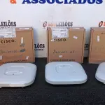 LOTE 190 - 03 ROTEADORES MARCA CISCO. (NO ESTADO) ATENÇÃO! FAZER A VISITAÇÃO ANTES DE ARREMATAR, NÃO SABEMOS SE FUNCIONA, LEILÃO NÃO TEM GARANTIA E NEM DEVOLUÇÃO, SUJEITO A POSSÍVEIS AVARIAS VISÍVEIS/OCULTAS E/OU AUSÊNCIA DE COMPONENTES.