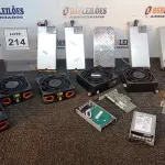 LOTE 214 - 06 MÓDULOS DE VENTOINHA, 04 FONTES DE ALIMENTAÇÃO PARA SERVIDORES, 02 HD PARA SERVIDOR, 02 PLACAS DE REDE E 01 FONTE CHAVEADA. (NO ESTADO) ATENÇÃO! FAZER A VISITAÇÃO ANTES DE ARREMATAR, NÃO SABEMOS SE FUNCIONA, LEILÃO NÃO TEM GARANTIA E NEM DEVOLUÇÃO, SUJEITO A POSSÍVEIS AVARIAS VISÍVEIS/OCULTAS E/OU AUSÊNCIA DE COMPONENTES.