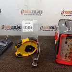 LOTE 038 - 01 CAIXA DE SOM BLUETOOTH, 01 FILMADORA MARCA PANASONIC, 01 TRANSCODER,01 REPRODUTOR DE CP MP3 E 01 CALCULADORA COMERCIAL MARCA HP. (NO ESTADO) ATENÇÃO! FAZER A VISITAÇÃO ANTES DE ARREMATAR, NÃO SABEMOS SE FUNCIONA, LEILÃO NÃO TEM GARANTIA E NEM DEVOLUÇÃO, SUJEITO A POSSÍVEIS AVARIAS VISÍVEIS/OCULTAS E/OU AUSÊNCIA DE COMPONENTES.