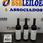 LOTE 460 - 03 GARRAFAS DE VINHO TINTO VALA REAL PORTUGUÊS SAFRA 2019 750ML. (NO ESTADO) ATENÇÃO! FAZER A VISITAÇÃO ANTES DE ARREMATAR, NÃO SABEMOS SE FUNCIONA, LEILÃO NÃO TEM GARANTIA E NEM DEVOLUÇÃO, SUJEITO A POSSÍVEIS AVARIAS VISÍVEIS/OCULTAS E/OU AUSÊNCIA DE COMPONENTES.
